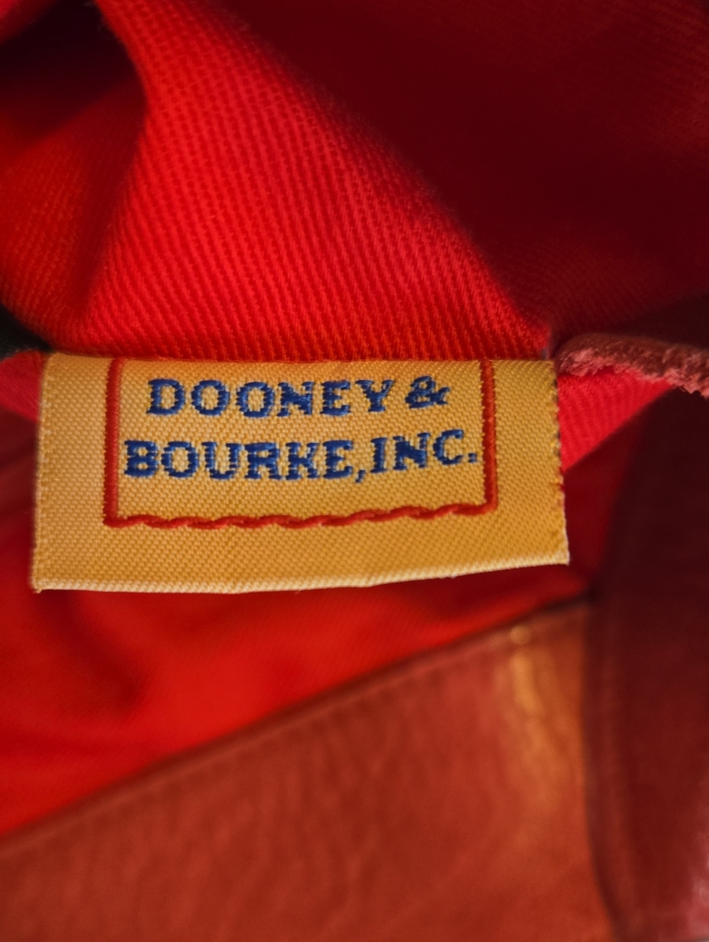 Huge Dooney & Bourke - Picture 3 of 16